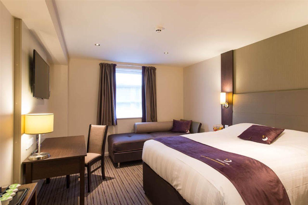 Premier Inn Newcastle City Centre Millennium Bridge Екстер'єр фото