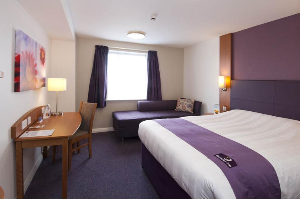 Premier Inn Newcastle City Centre Millennium Bridge Екстер'єр фото