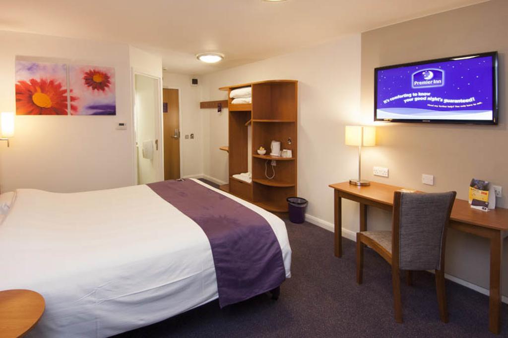 Premier Inn Newcastle City Centre Millennium Bridge Екстер'єр фото