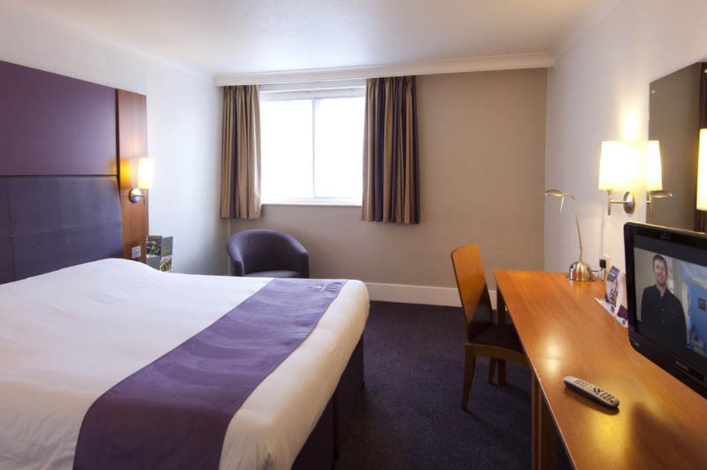 Premier Inn Newcastle City Centre Millennium Bridge Екстер'єр фото